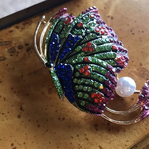 Crystal Butterfly Brooch - Picture 4 of 7